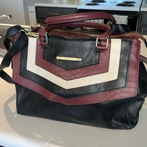 Steve Madden handbag w/shoulder strap